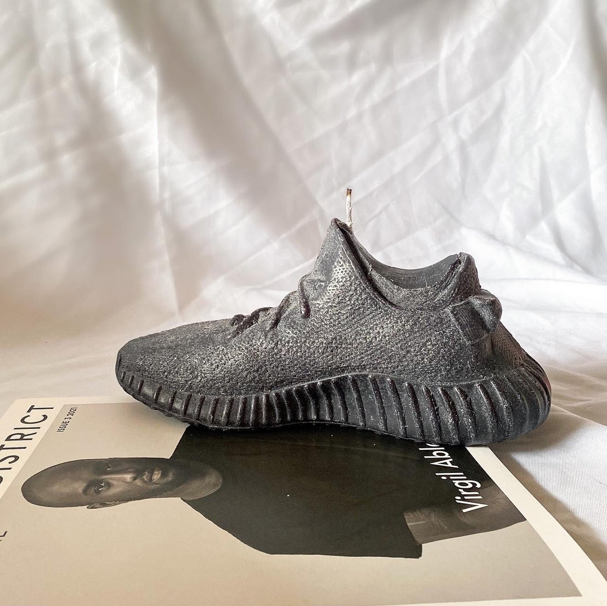 Yeezy Candle color La casa del SNEAKERHEAD