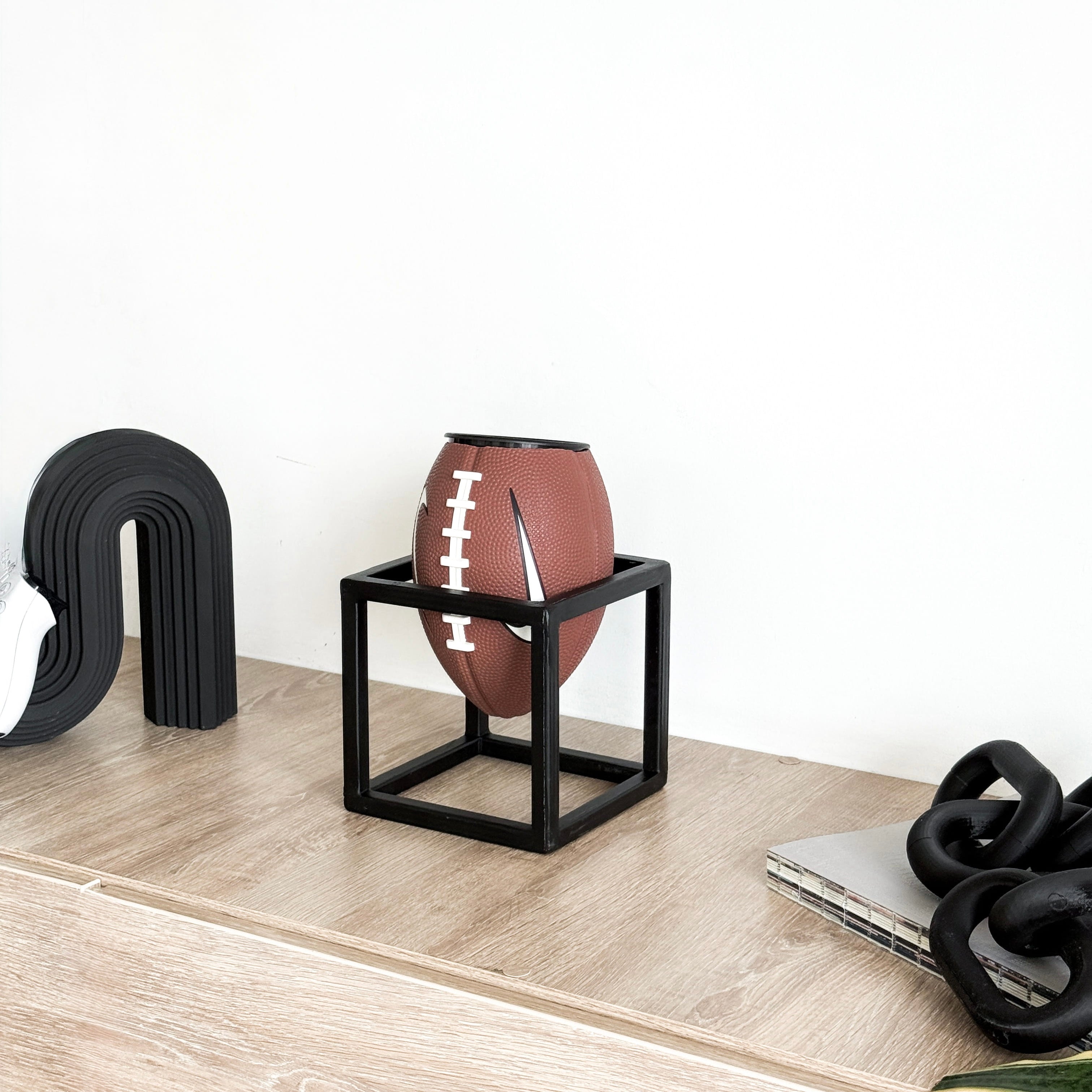 Matera Mini football planter