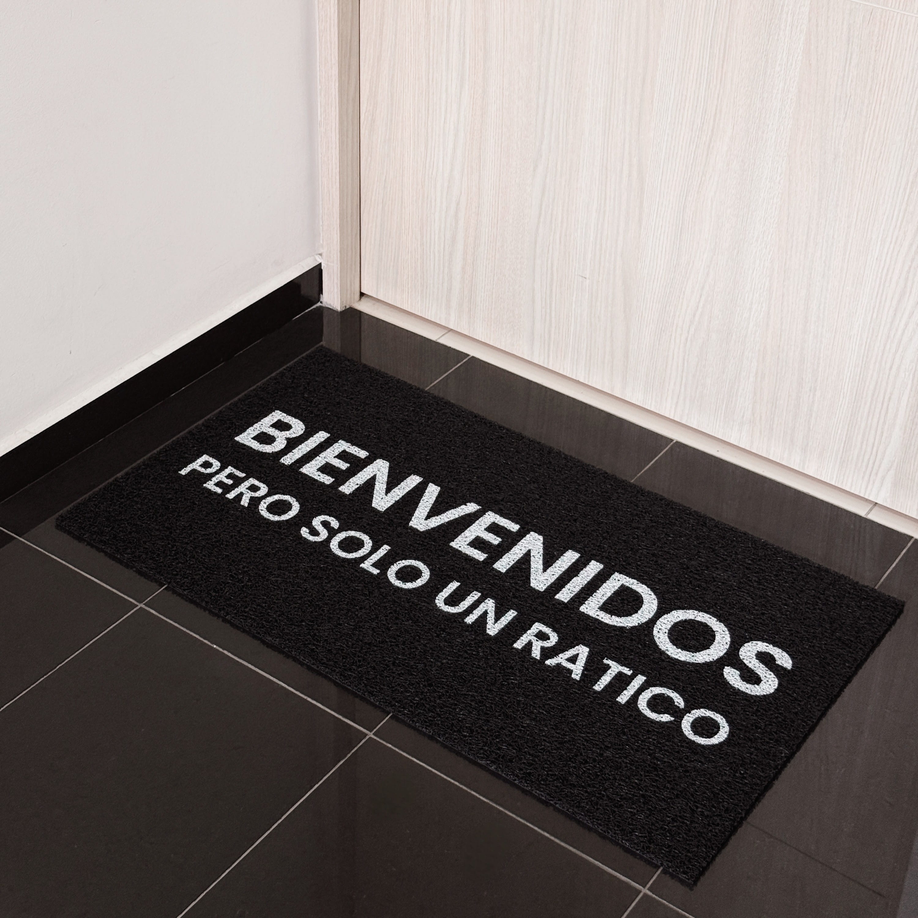 Tapete Bienvenidos un ratico