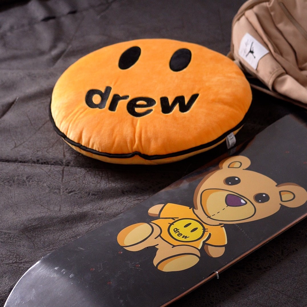 Cojin drew house mascot pillow