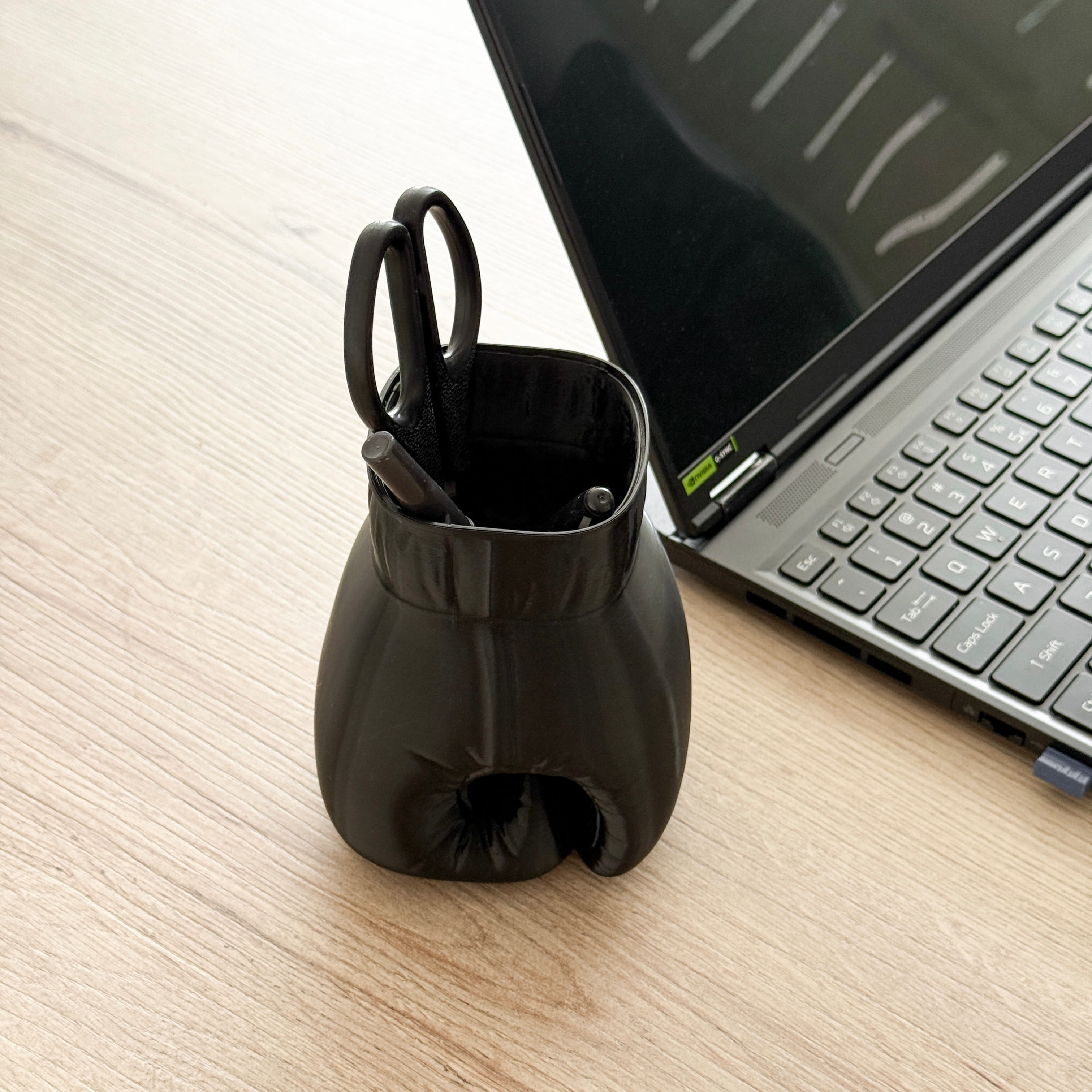 Boxing vase portalapices