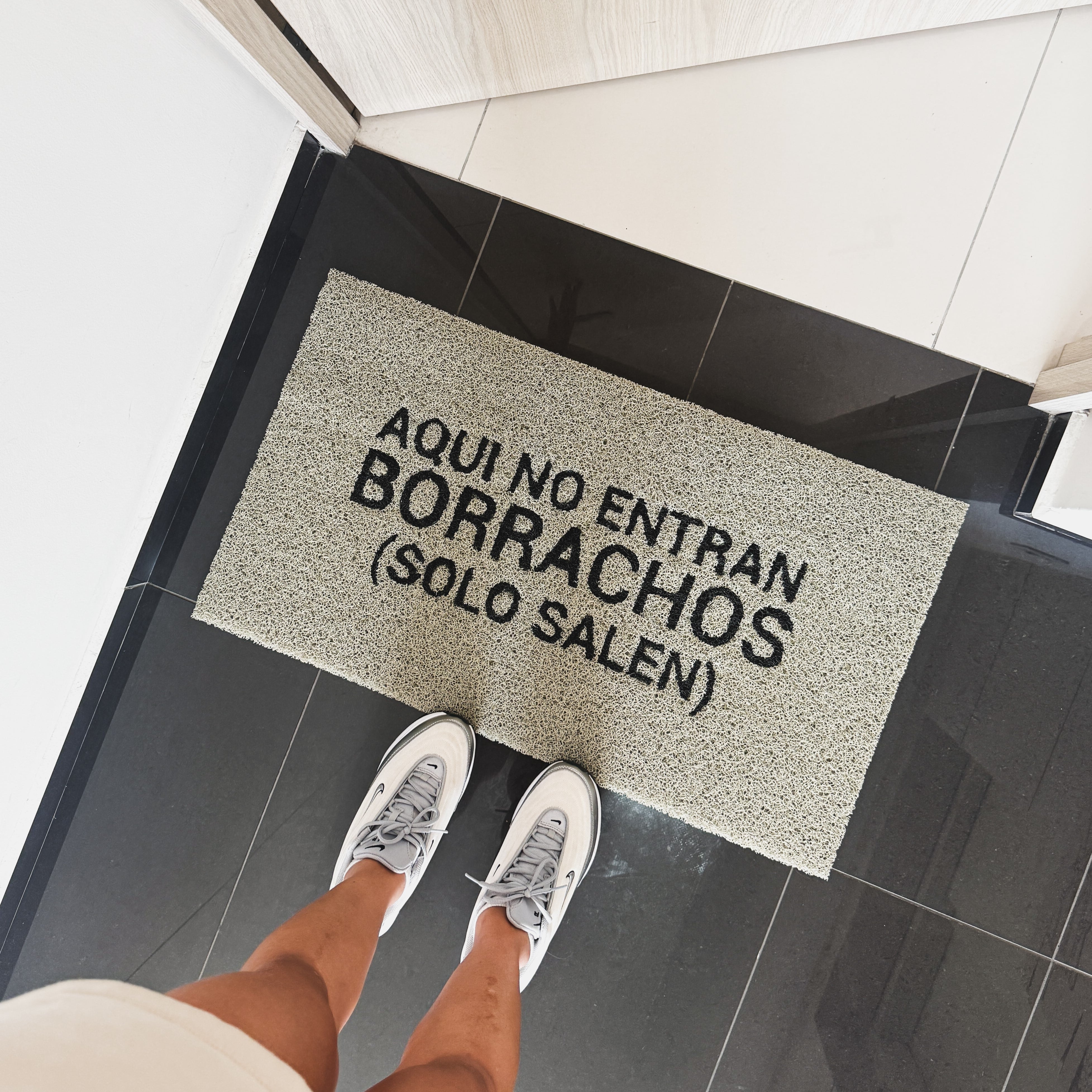 Tapete "no entran borrachos"