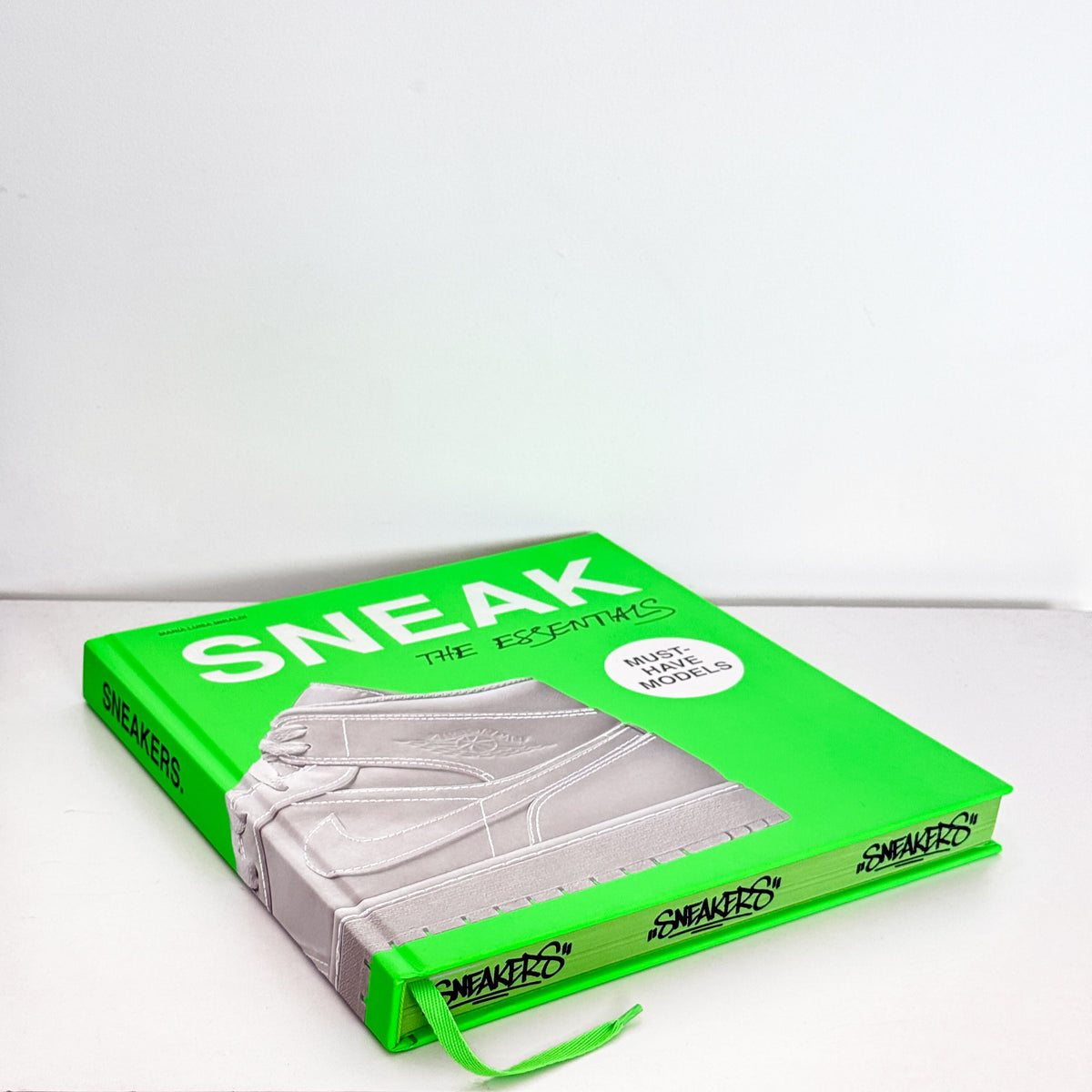 Libro Sneakers. The Essentials