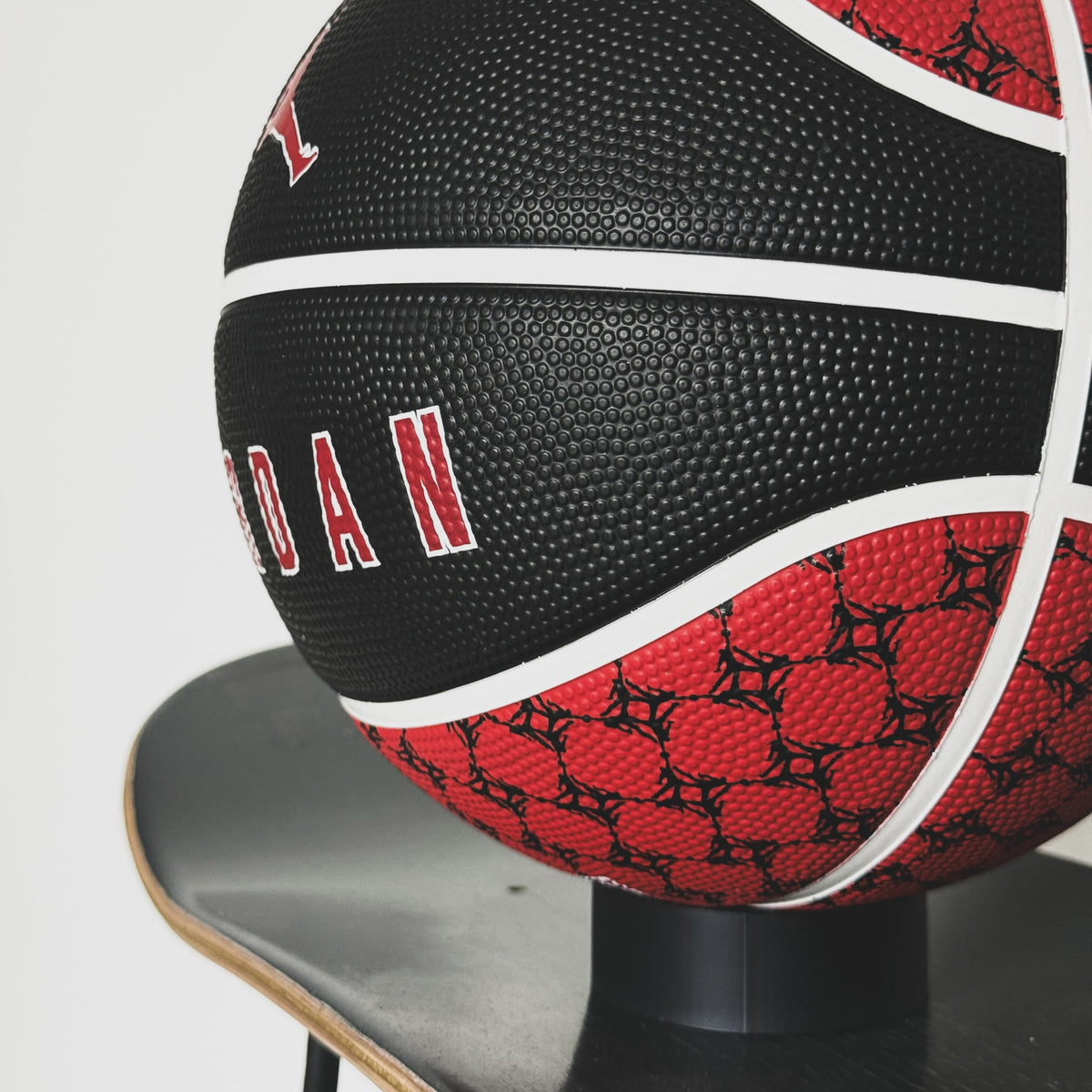 Matera basket plant Jordan red
