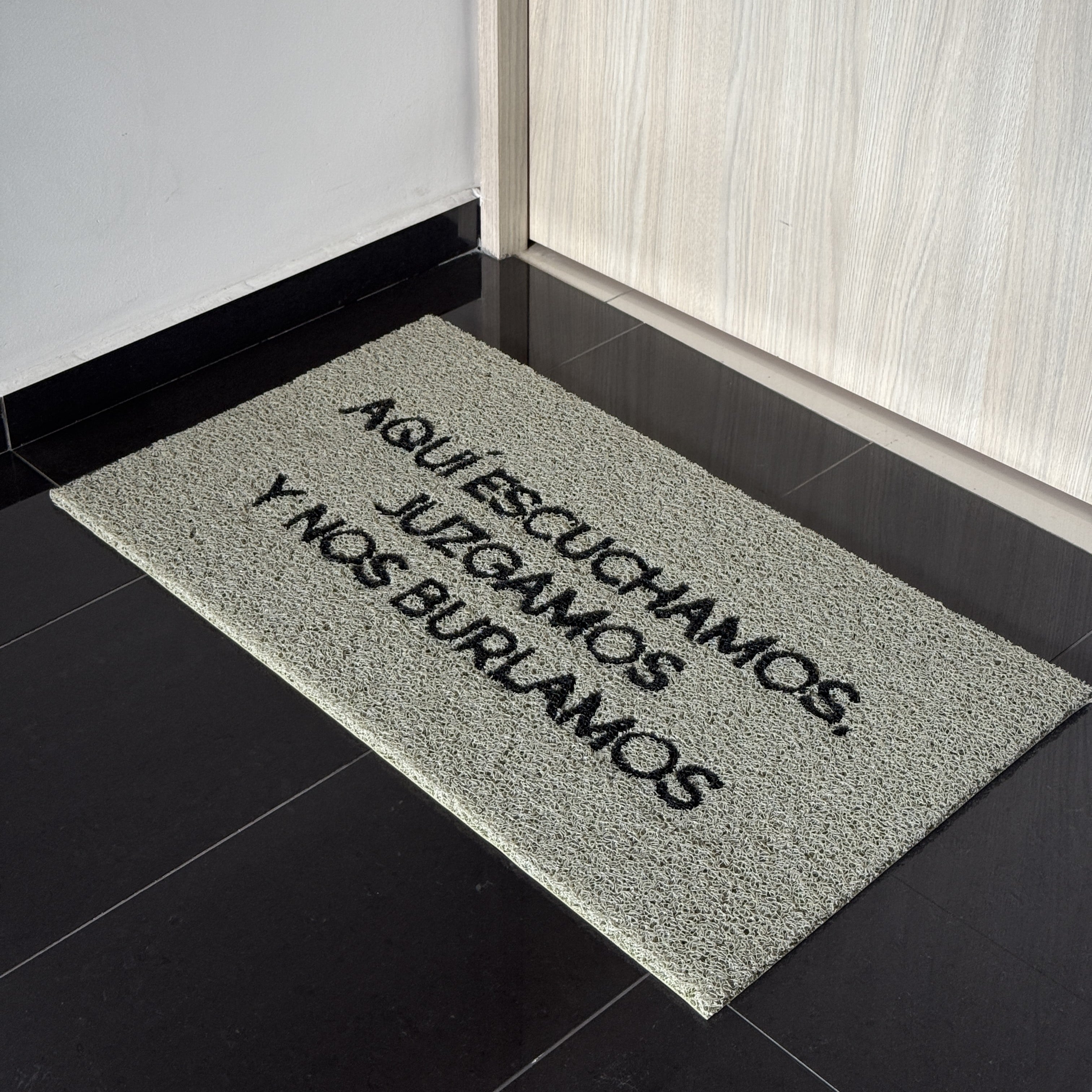 Tapete juzgamos y nos burlamos